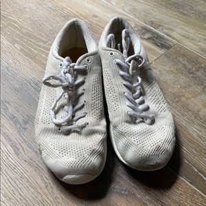 Used/Well Worn Varsity Cheer Shoes size 7.5